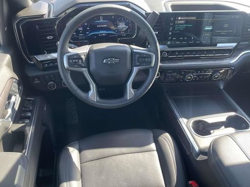 Used 2025 Chevrolet Silverado 2500 LTZ w/ LTZ Plus Package AWD/4WD image 13