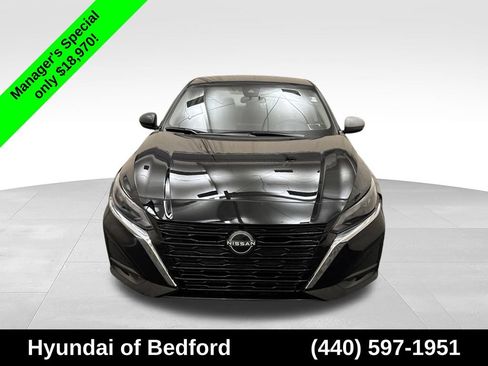 Used 2025 Nissan Altima 2.5 SV AWD/4WD image 2