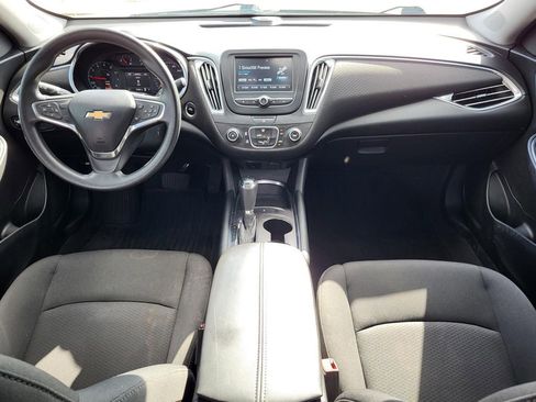 Used 2018 Chevrolet Malibu LT image 13