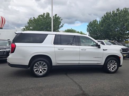Used 2023 GMC Yukon XL Denali w/ Max Trailering Package AWD/4WD image 3