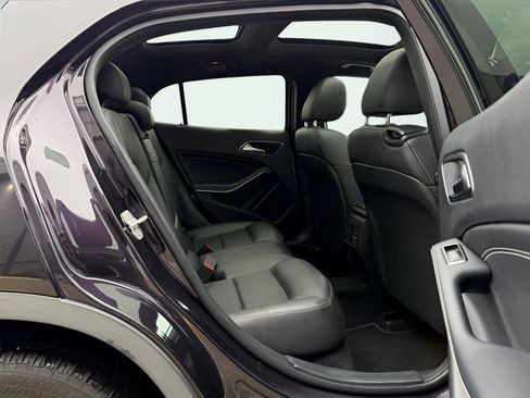 Used 2016 Mercedes-Benz GLA 250 image 27