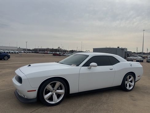 Used 2022 Dodge Challenger GT image 9
