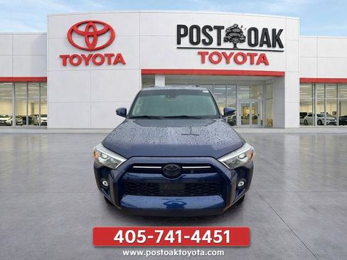 Used 2023 Toyota 4Runner SR5 Premium w/ Moonroof Package AWD/4WD image 4