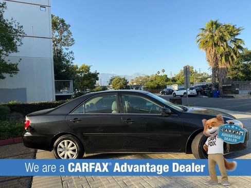 Used 2005 Toyota Camry LE FWD image 3