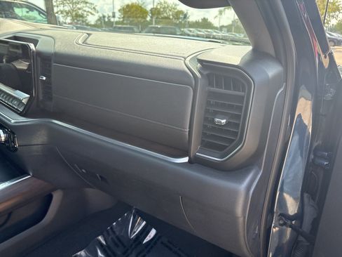 Used 2022 GMC Sierra 1500 SLT w/ SLT Convenience Package AWD/4WD image 22