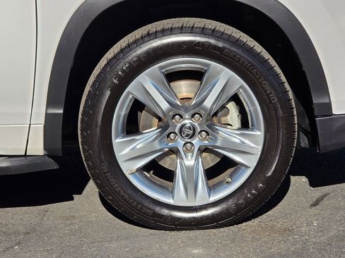 Used 2016 Toyota Highlander Limited image 10