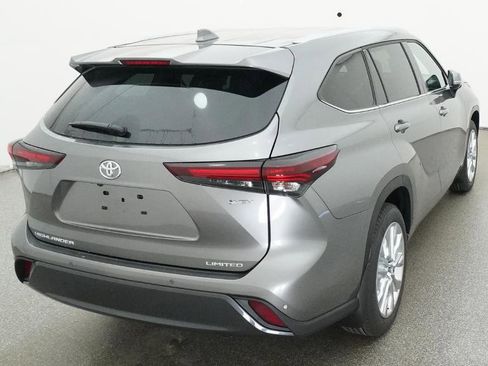 New 2026 Toyota Highlander Limited AWD/4WD image 11