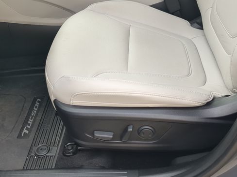 Used 2025 Hyundai Tucson SEL FWD image 17