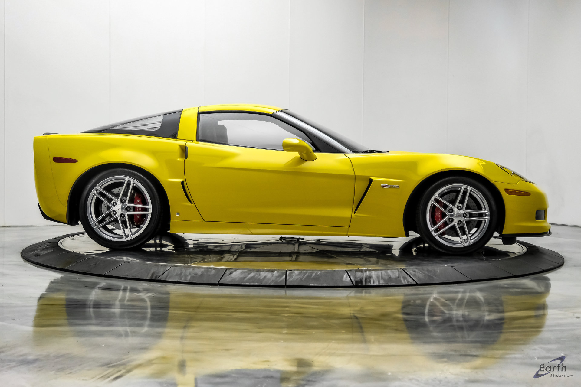Used 2007 Chevrolet Corvette Z06 w/ Preferred Equipment Group RWD image 22