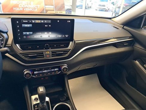 New 2025 Nissan Altima 2.5 SR w/ SR Premium Package image 20