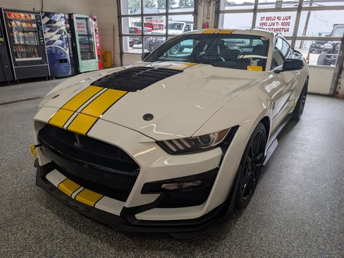 Certified 2022 Ford Mustang Shelby GT500 w/ Technology Package RWD image 2