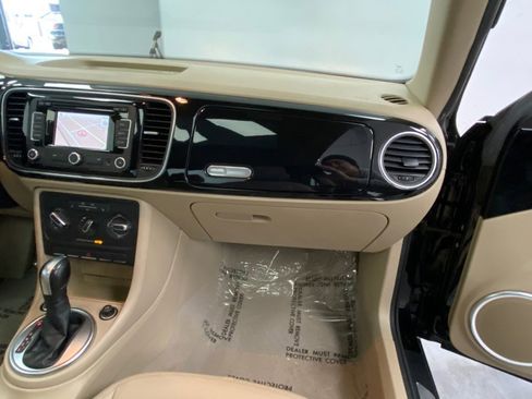 Used 2014 Volkswagen Beetle 2.5 image 24