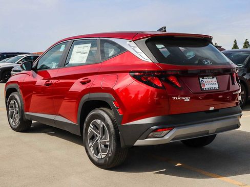 New 2026 Hyundai Tucson Blue SE image 8