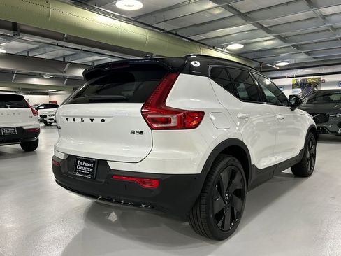 Used 2026 Volvo XC40 B5 Ultra w/ Climate Package AWD/4WD image 2