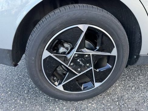 Used 2023 Kia Soul EX image 10