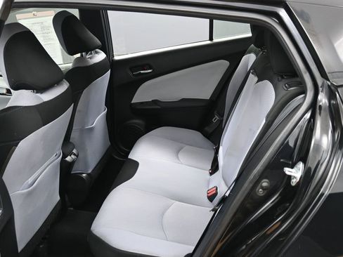 Used 2022 Toyota Prius LE image 30