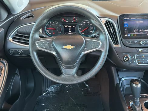 Used 2020 Chevrolet Malibu LT FWD image 15
