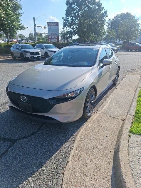 Used 2023 MAZDA MAZDA3 s FWD image 3