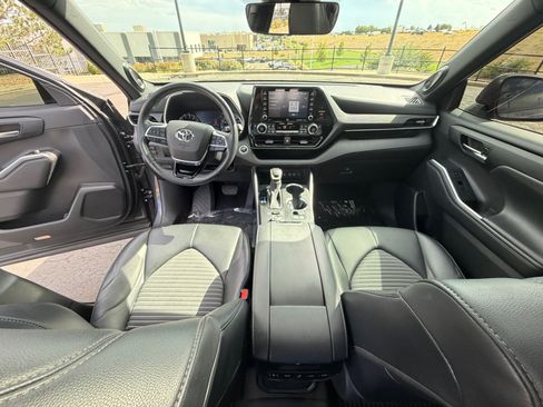 Used 2021 Toyota Highlander XSE AWD/4WD image 19