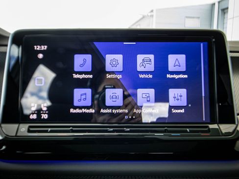 Used 2025 Volkswagen Atlas Peak Edition SE image 41