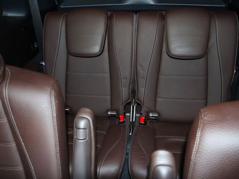 Used 2023 Mercedes-Benz GLS 450 4MATIC image 15