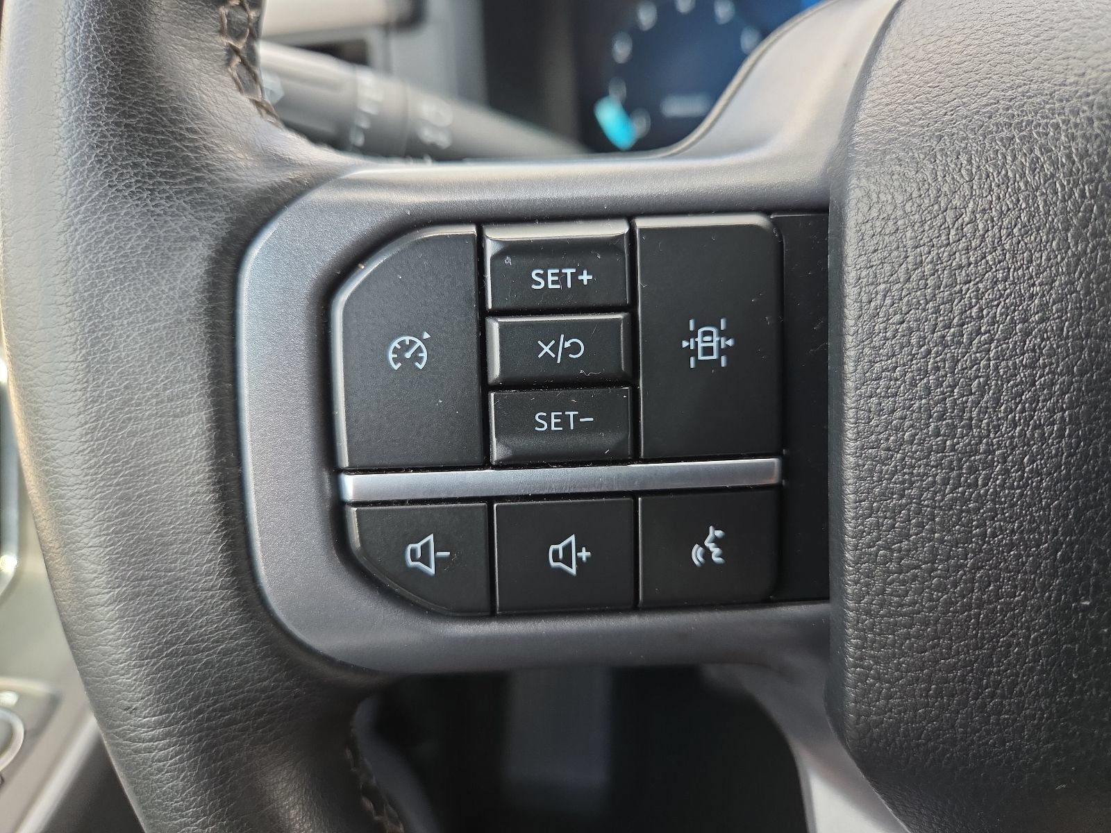 Used 2025 Ford F150 XLT w/ Equipment Group 301A Standard AWD/4WD image 19