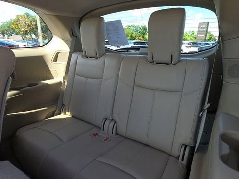Used 2015 Nissan Pathfinder SL w/ SL Tech Package FWD image 8