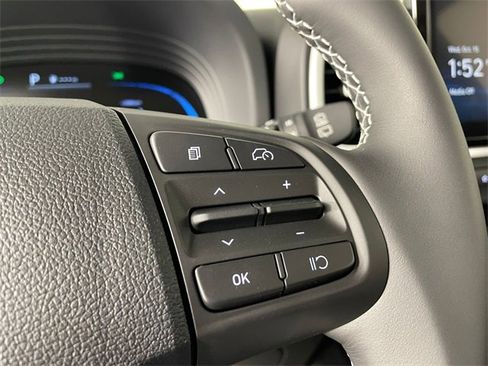 New 2025 Hyundai Venue Limited image 8