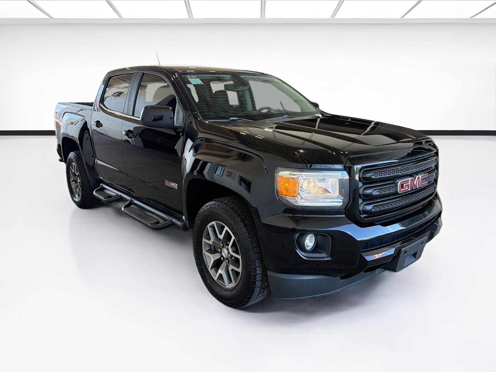 Used 2019 GMC Canyon All Terrain w/ All Terrain X Package AWD/4WD image 3