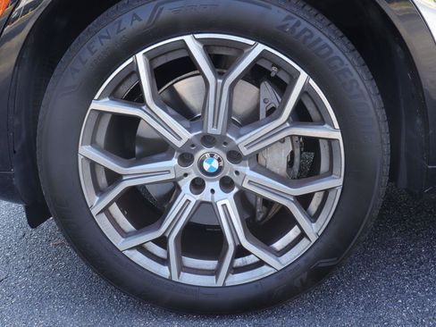 Used 2024 BMW X7 xDrive40i w/ Premium Package AWD/4WD image 26