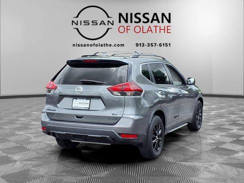 Used 2018 Nissan Rogue SV w/ Premium Package FWD image 30