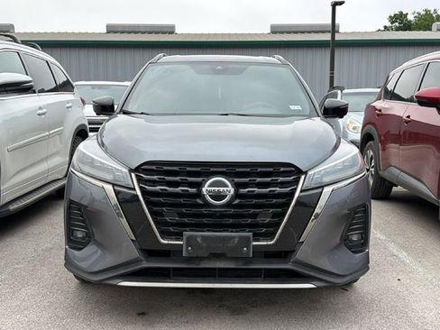 Used 2021 Nissan Kicks SR FWD image 2