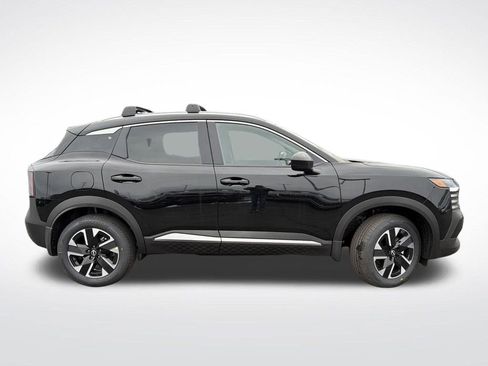 New 2026 Nissan Kicks SV image 2