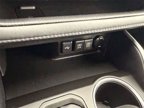 Used 2021 Toyota Highlander XLE image 20