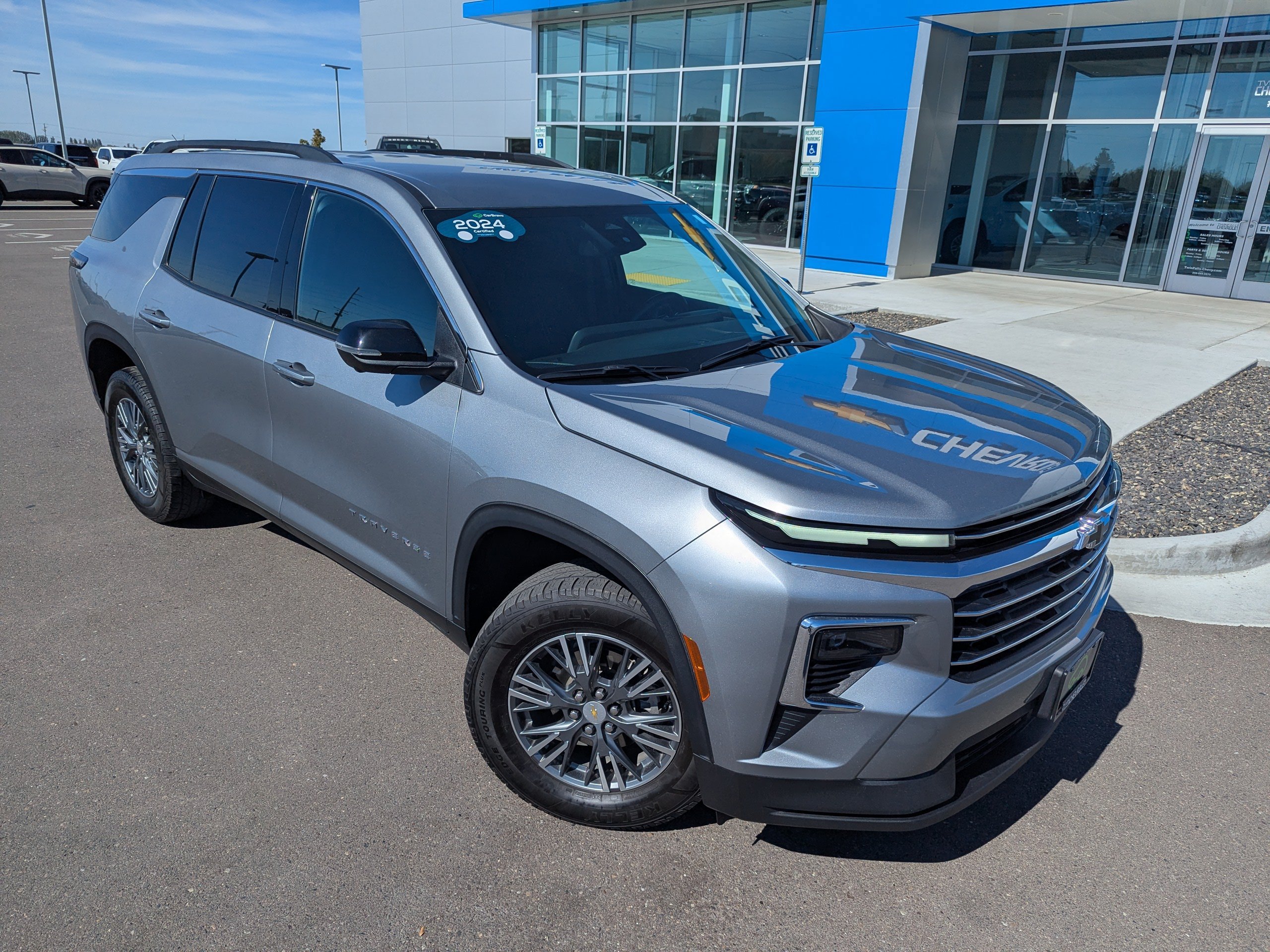Certified 2024 Chevrolet Traverse LT FWD image 3
