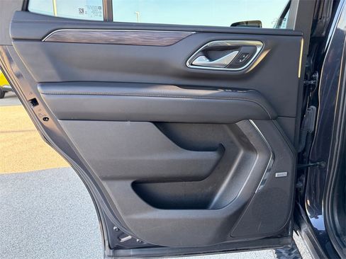 Used 2022 Chevrolet Tahoe Z71 w/ Z71 Off-Road Package image 28