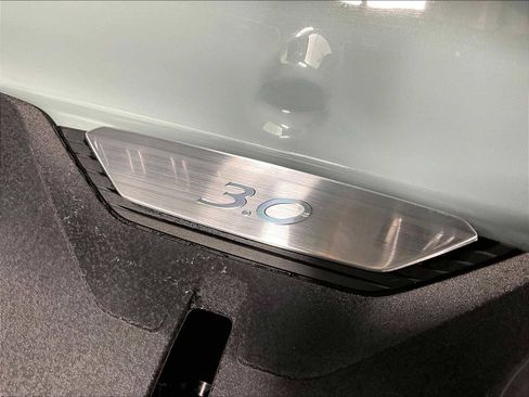 Used 2025 Porsche 911 Carrera image 37