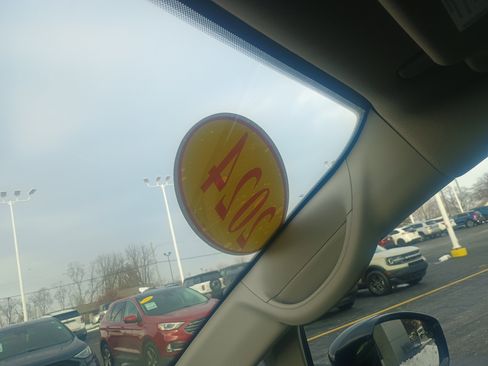 Used 2024 Chrysler Pacifica Touring-L image 37