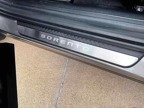 Used 2025 Kia Sorento SX Prestige AWD/4WD image 10