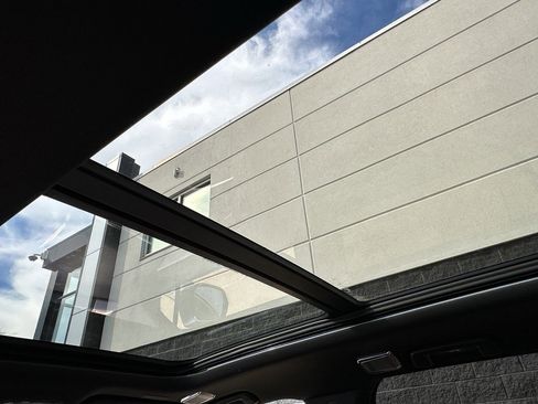 New 2026 Cadillac Vistiq Sport image 9