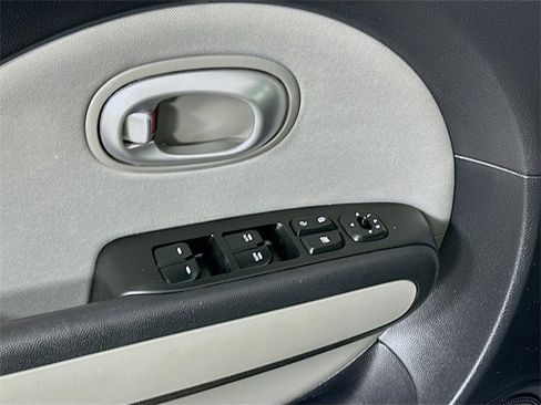 Used 2016 Kia Soul + image 17
