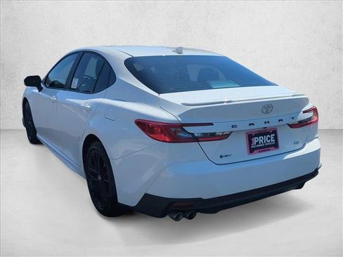 Used 2025 Toyota Camry SE w/ Convenience Package FWD image 8