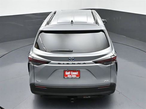 Used 2025 Toyota Sienna XLE FWD image 44