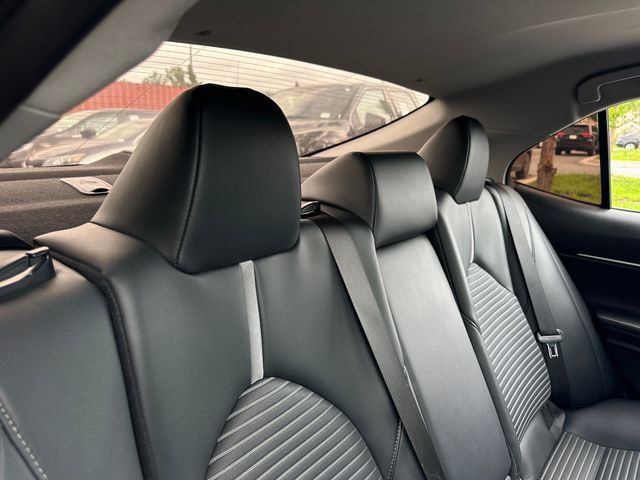 Used 2021 Toyota Camry SE FWD image 27