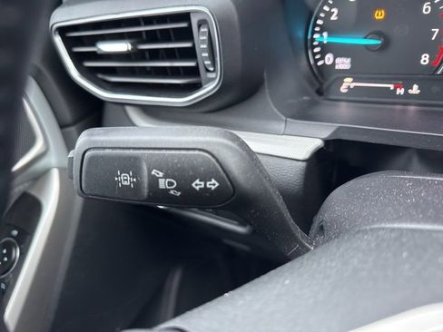 Used 2022 Ford Explorer XLT w/ Equipment Group 202A image 27