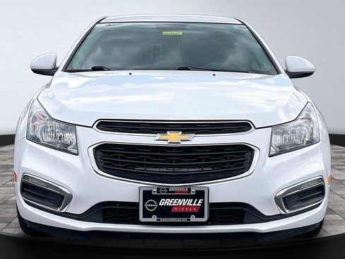 Used 2016 Chevrolet Cruze LT FWD image 2