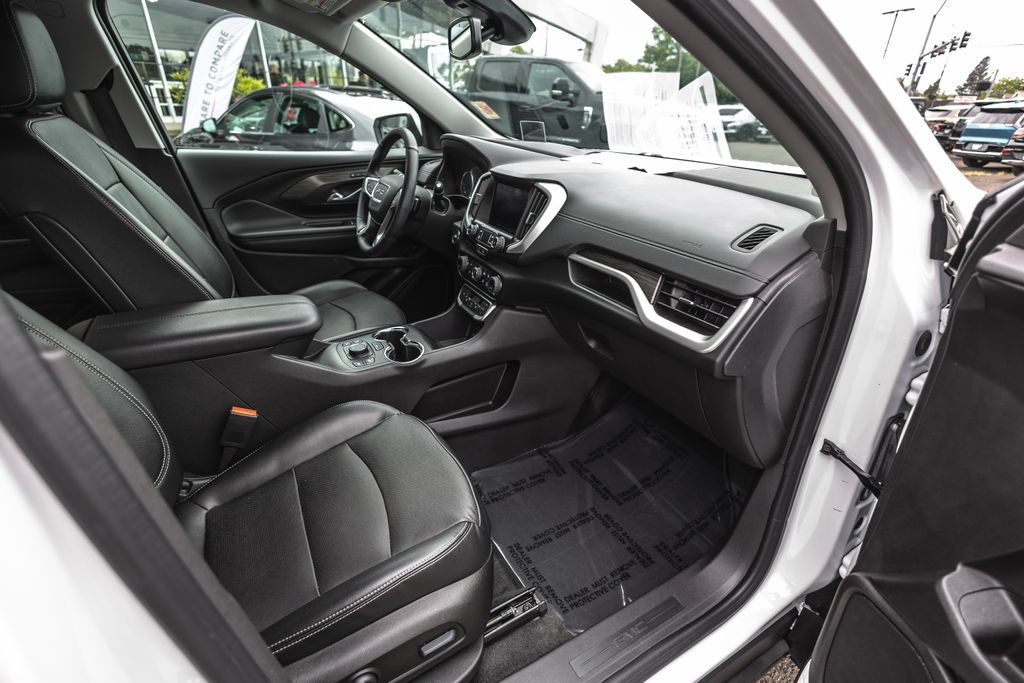 Used 2024 GMC Terrain SLT w/ Tech Package AWD/4WD image 28