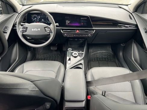 Certified 2025 Kia Niro Wind w/ Wind Preserve Package FWD image 10