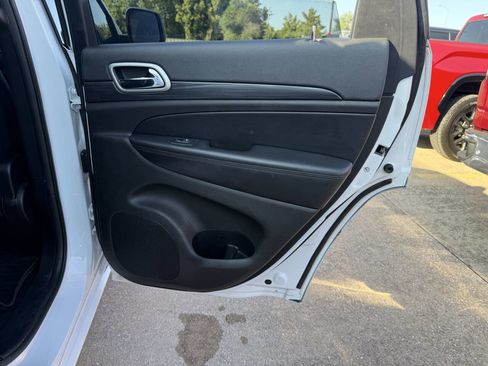 Used 2020 Jeep Grand Cherokee Altitude RWD image 15