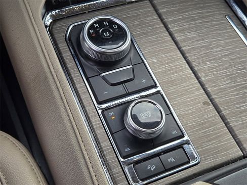 Used 2023 Ford Expedition Limited image 20